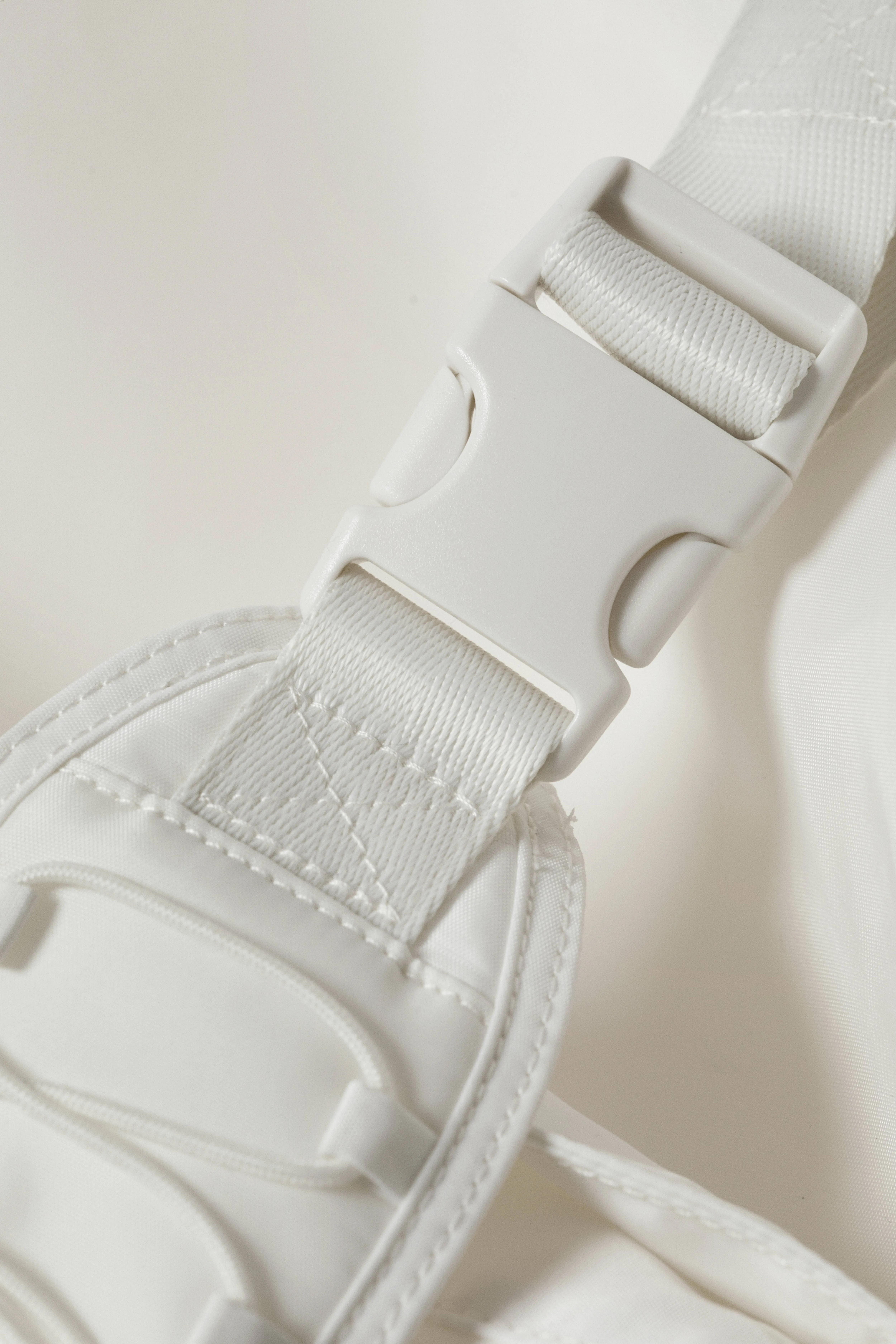 Drawstring Shoulder Bag - White - Ladies | H&M GB